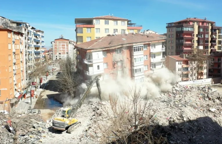 اردوغان: هیچ کشوری نمی‌تواند سریعتر از ترکیه در زلزله‌ واکنش نشان دهد