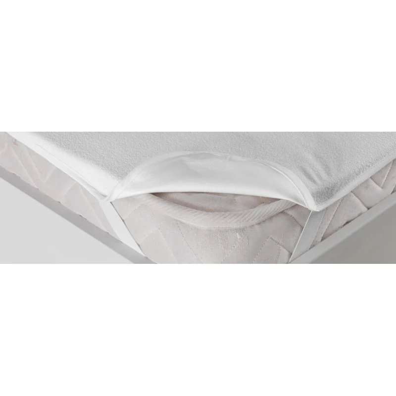 What are the features of the towel waterproof mattress protector?