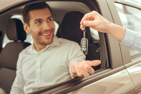 اجاره خودرو در کیش: راهنمای جامع و معرفی 5 خودروی پرطرفدار