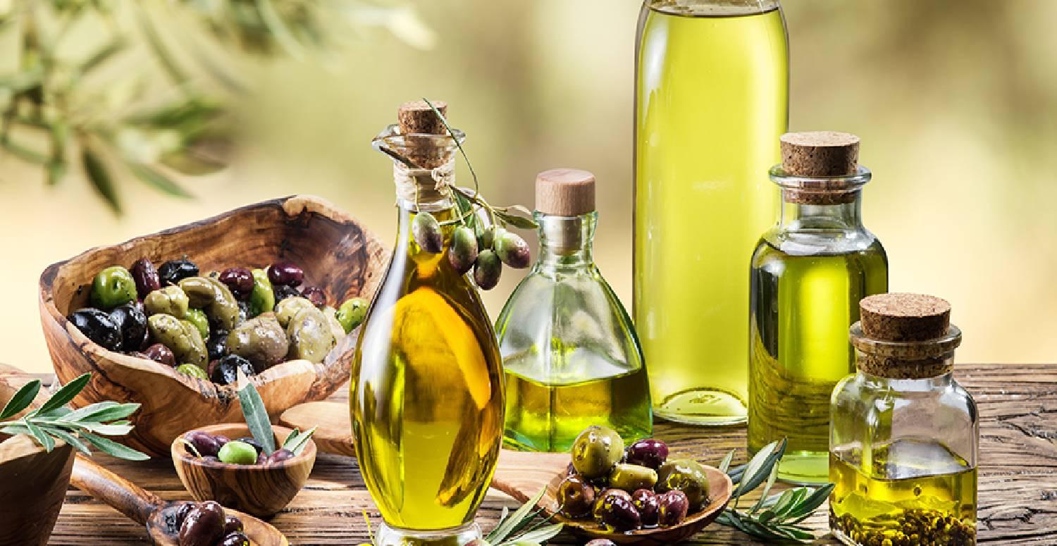 چگونه از روغن زیتون برای زیبایی پوست استفاده کنیم؟ روش های طبیعی و کاربردی