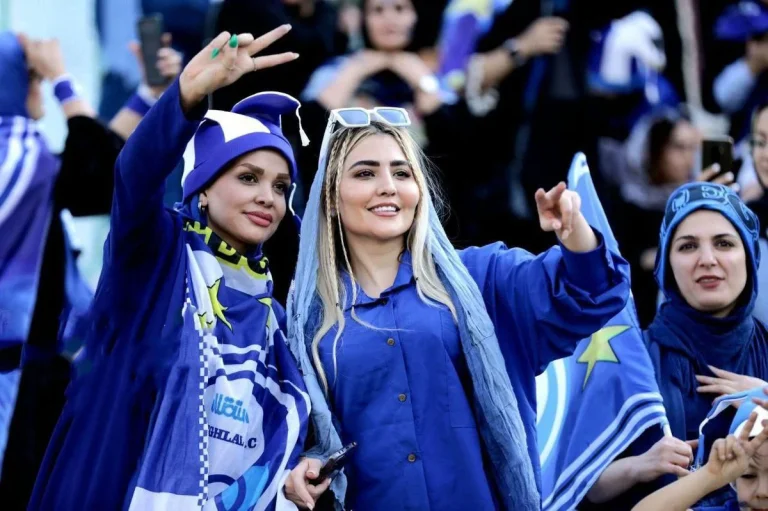 ماجرای اسپری فلفل در ورزشگاه امام رضا مشهد