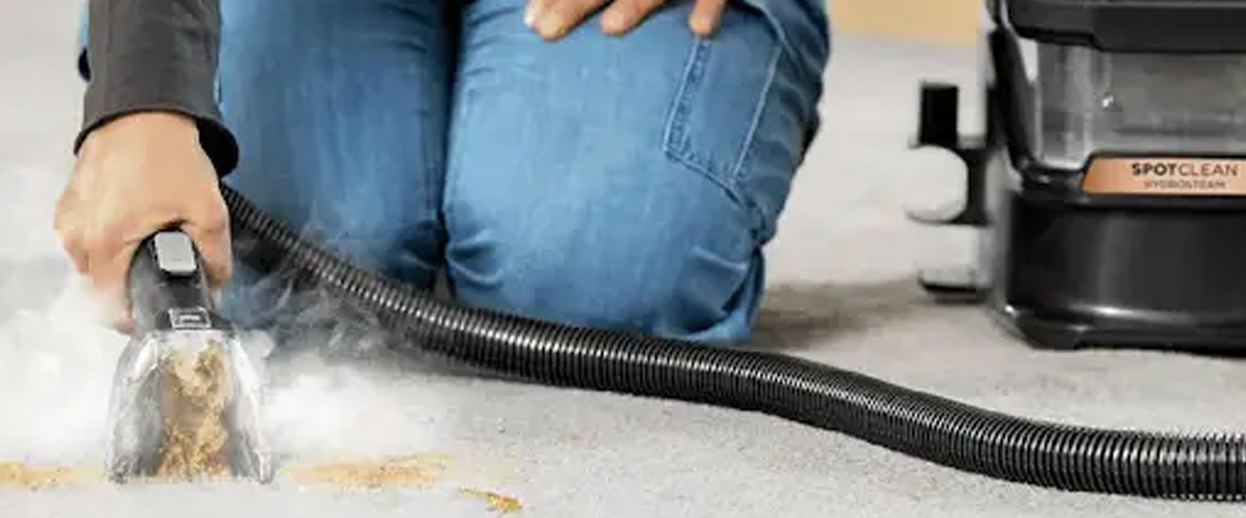 آماده‌سازی فرش قبل از شستشو با دستگاه بیسل