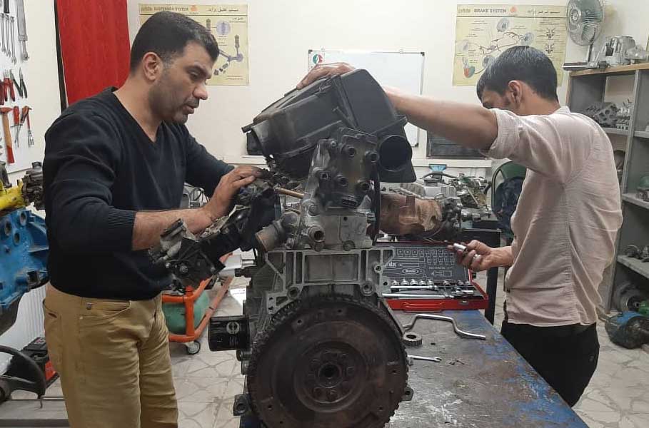 راهنمای انتخاب یک آموزشگاه مکانیک خودرو استاندارد